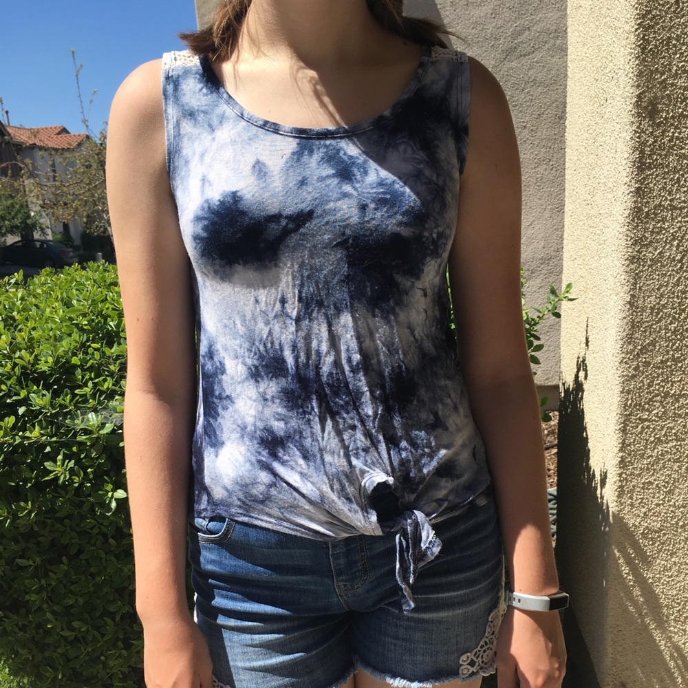 Cute Lace & Blue Dyed Top
